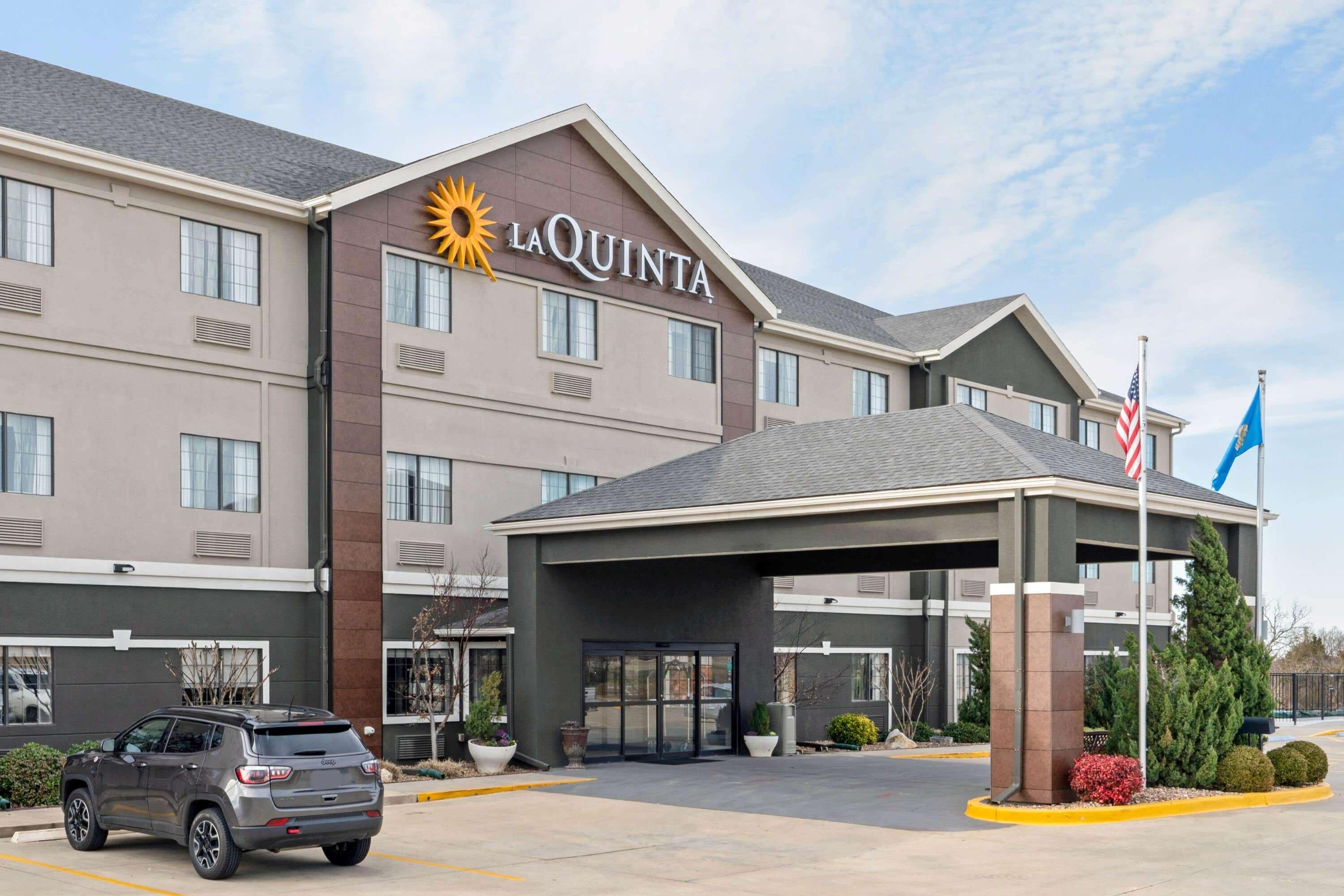 Отель La Quinta By Wyndham Ада Экстерьер фото